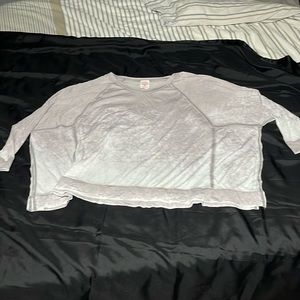 Women’s thin long sleeve top with V neck